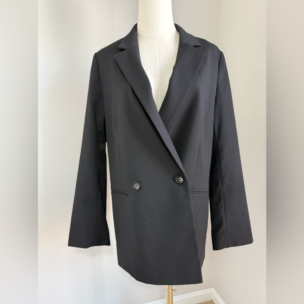 NWT H&M black women’s blazer / jacket size small